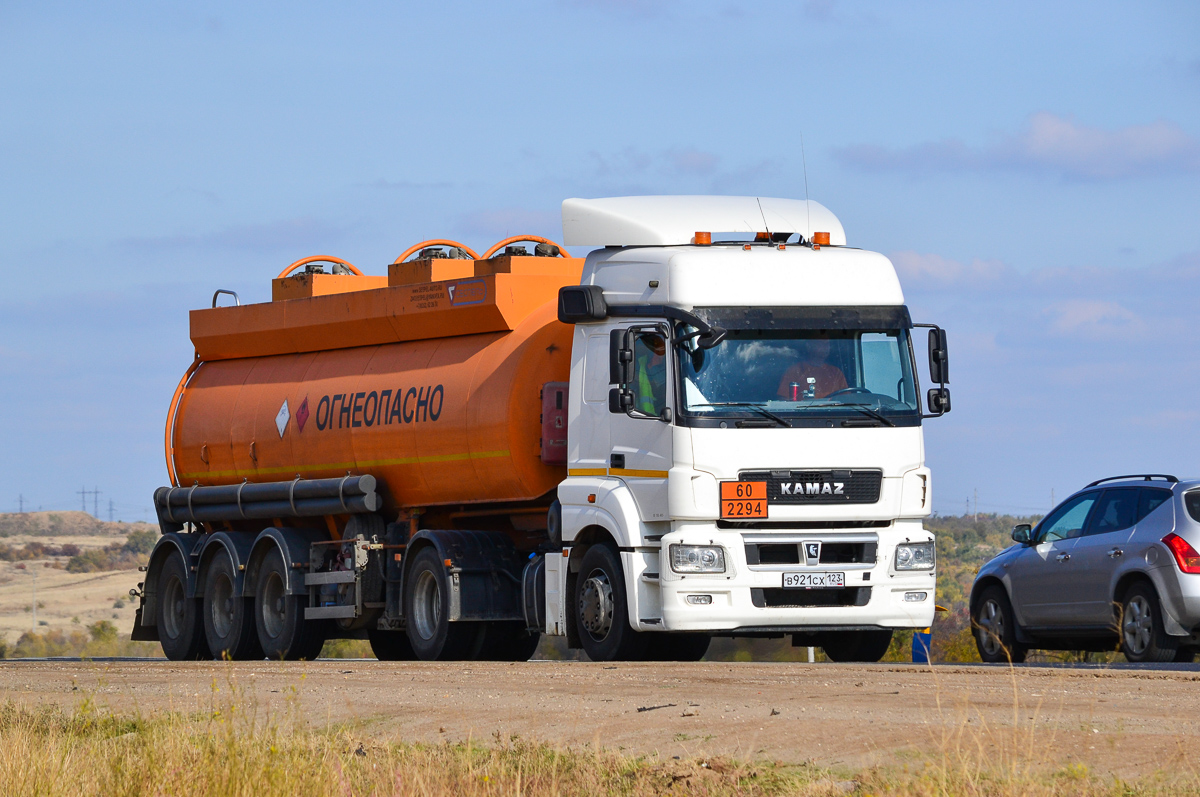 Краснодарский край, № В 921 СХ 123 — КамАЗ-5490-S5(87)