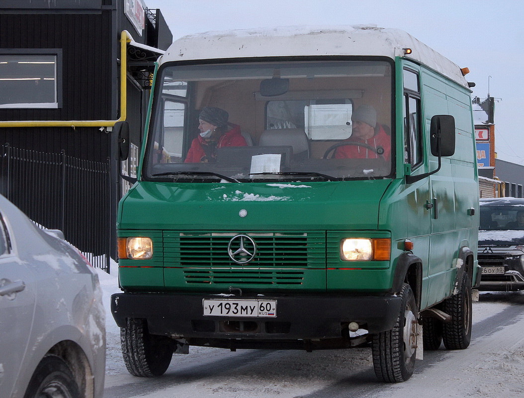 Псковская область, № У 193 МУ 60 — Mercedes-Benz T2 ('1986) 609