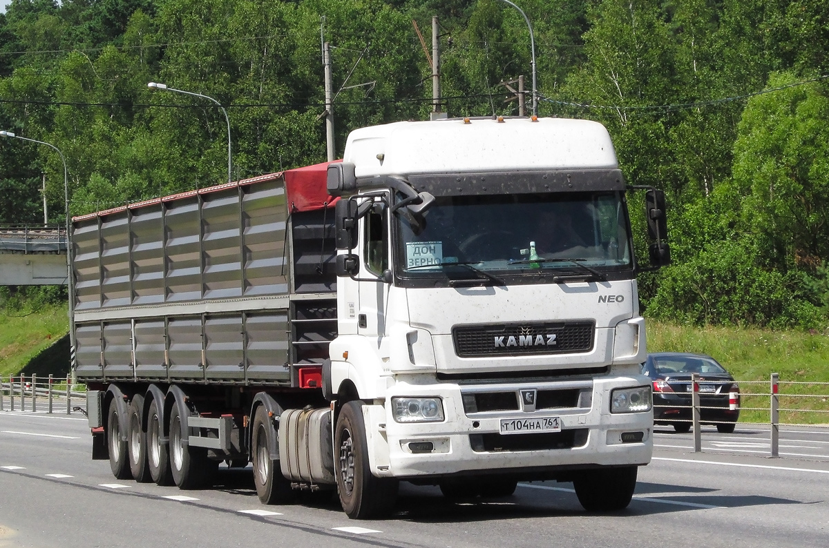 Ростовская область, № Т 104 НА 761 — КамАЗ-5490-S5(87)