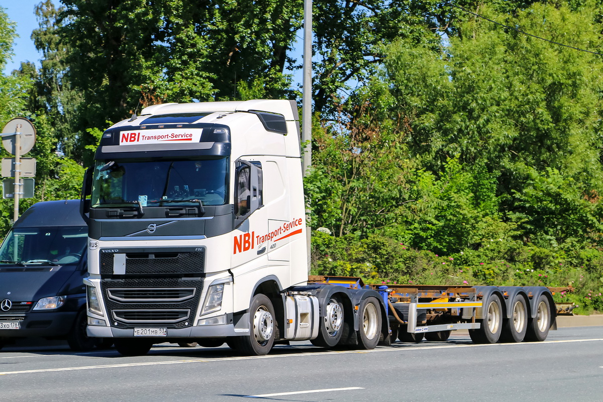Новгородская область, № Е 201 МВ 53 — Volvo ('2012) FH.420