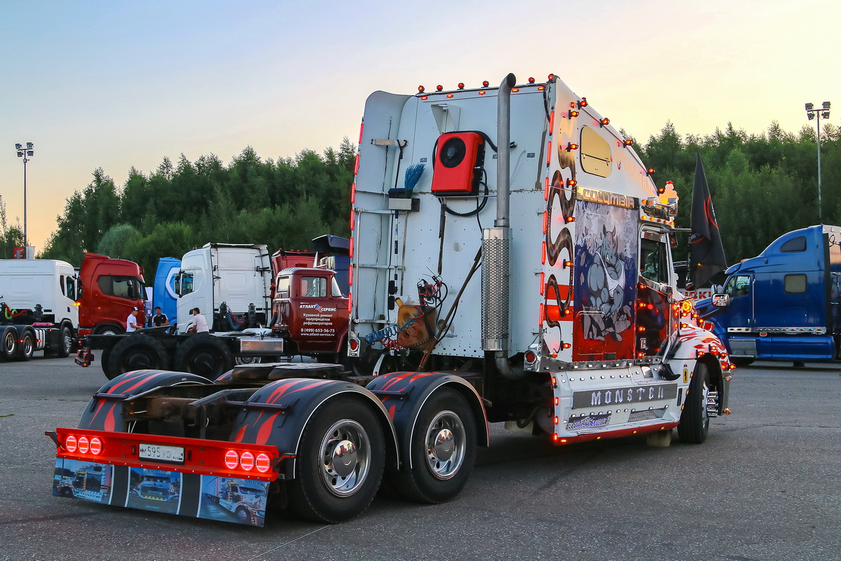 Ярославская область, № М 595 УО 76 — Freightliner Columbia; Московская область — Фестиваль TruckDay 2024