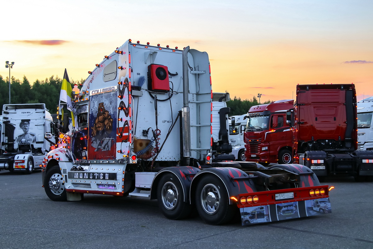 Ярославская область, № М 595 УО 76 — Freightliner Columbia; Московская область — Фестиваль TruckDay 2024