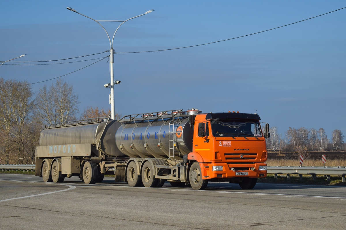 Алтайский край, № А 882 СМ 122 — КамАЗ-65115-A5(48)