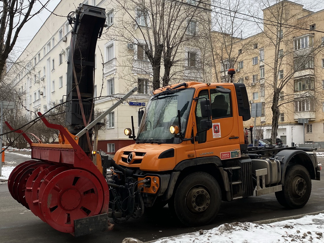 Москва, № 0714 РЕ 77 — Mercedes-Benz Unimog U423