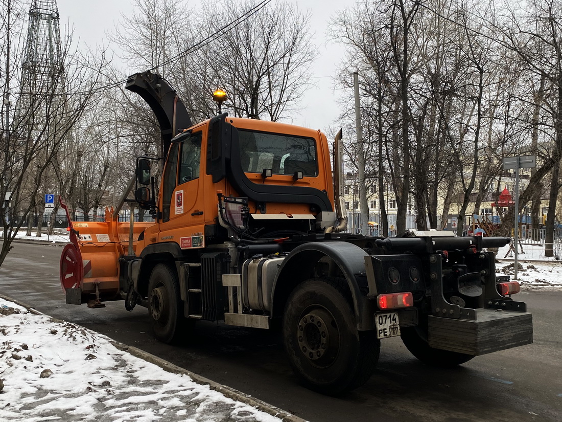 Москва, № 0714 РЕ 77 — Mercedes-Benz Unimog U423