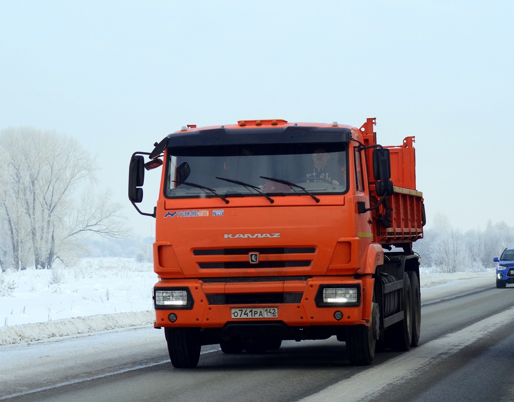 Кемеровская область, № О 741 РА 142 — КамАЗ-65115-5H(56)