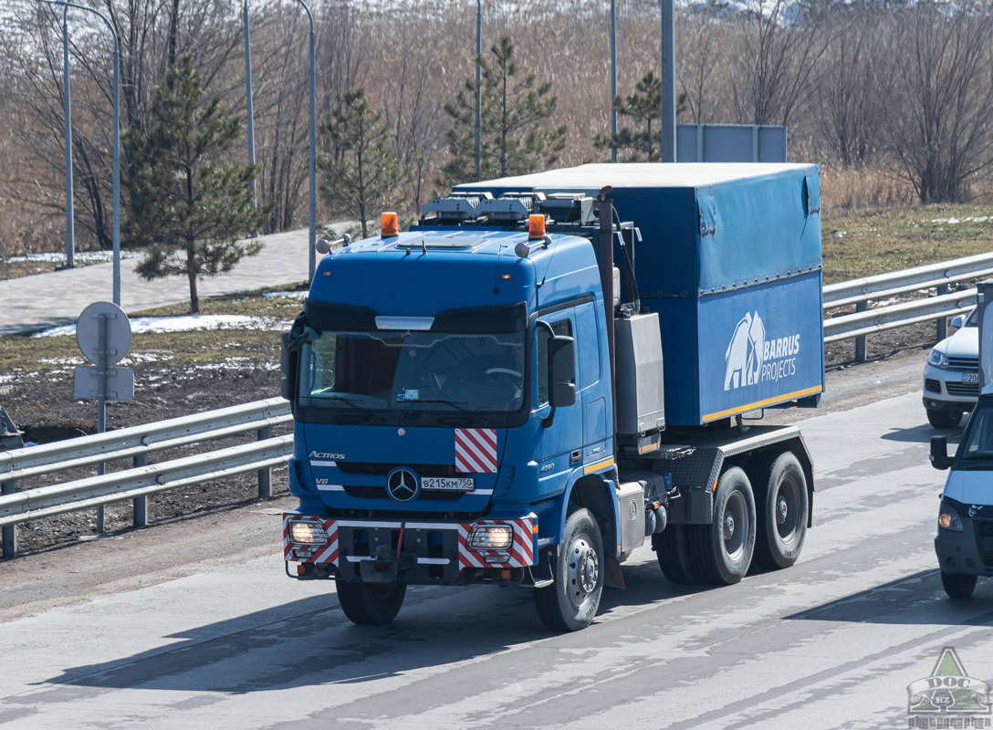 Московская область, № В 215 КМ 750 — Mercedes-Benz Actros ('2009) 3360