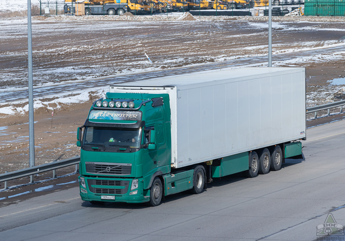 Туркестанская область, № 909 AUJ 13 — Volvo ('2008) FH.420