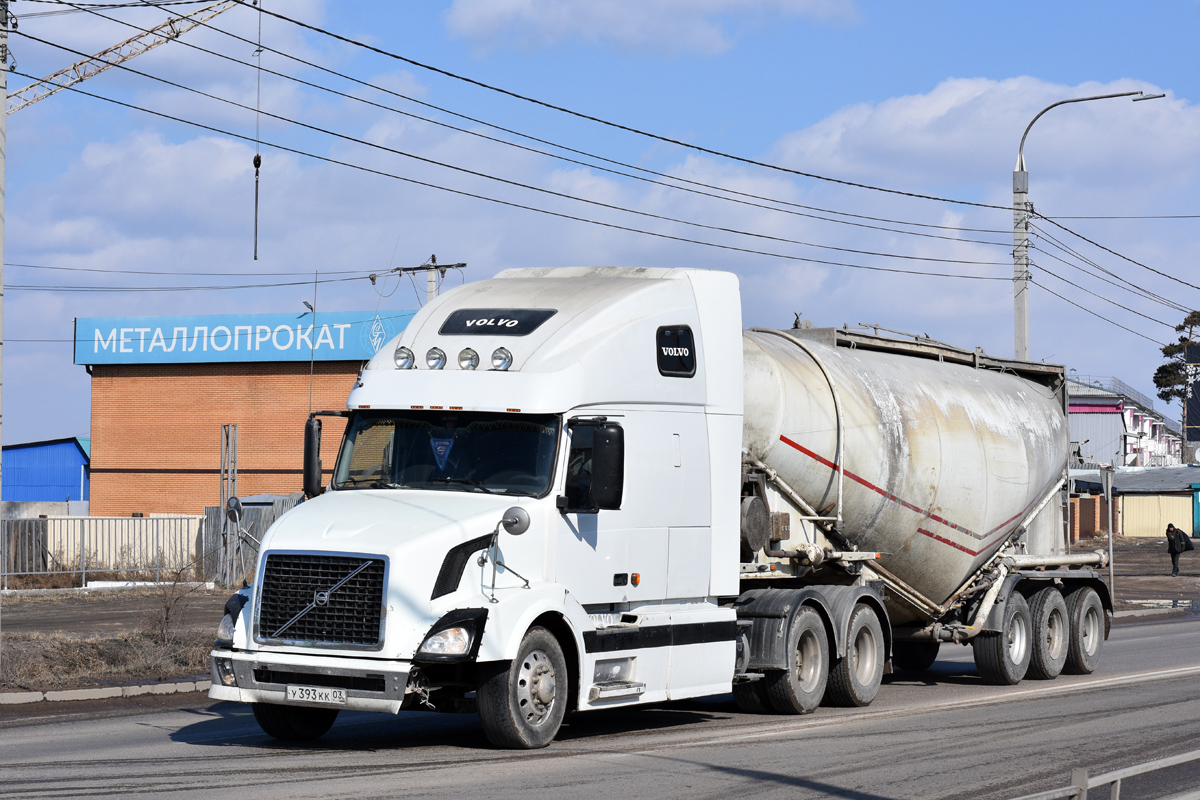 Бурятия, № У 393 КК 03 — Volvo VNL670