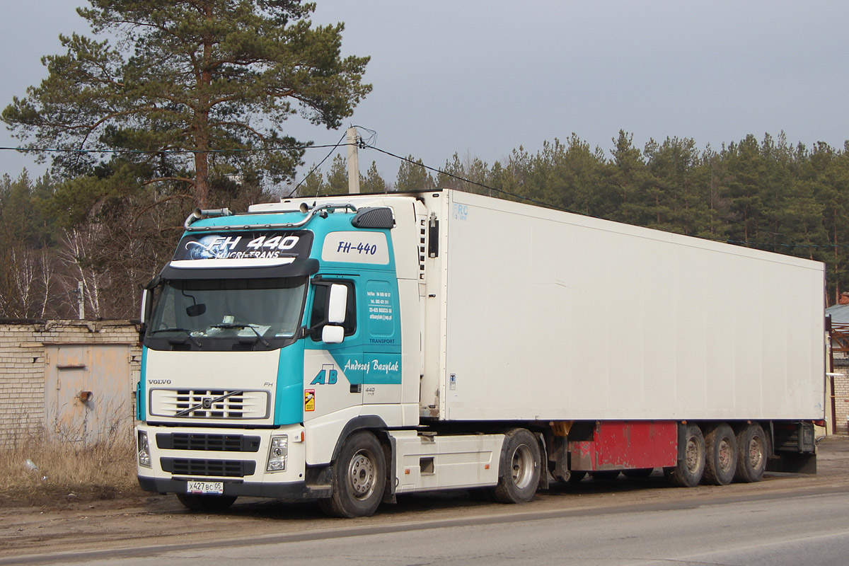 Дагестан, № Х 427 ВС 05 — Volvo ('2002) FH12.440