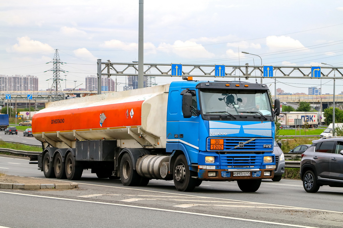 Ленинградская область, № О 893 СО 47 — Volvo ('1993) FH12.420
