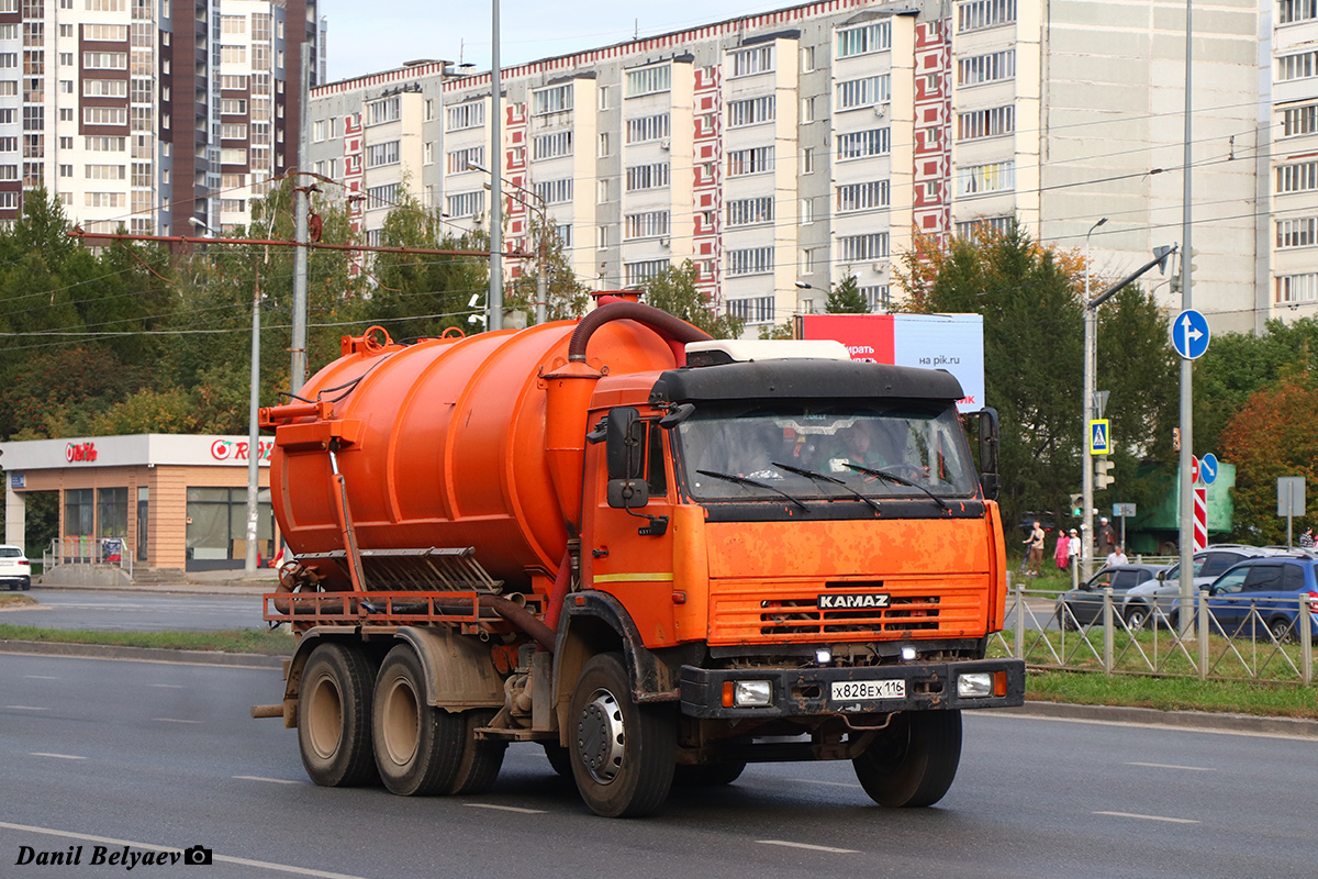 Татарстан, № Х 828 ЕХ 116 — КамАЗ-65115 [651150]