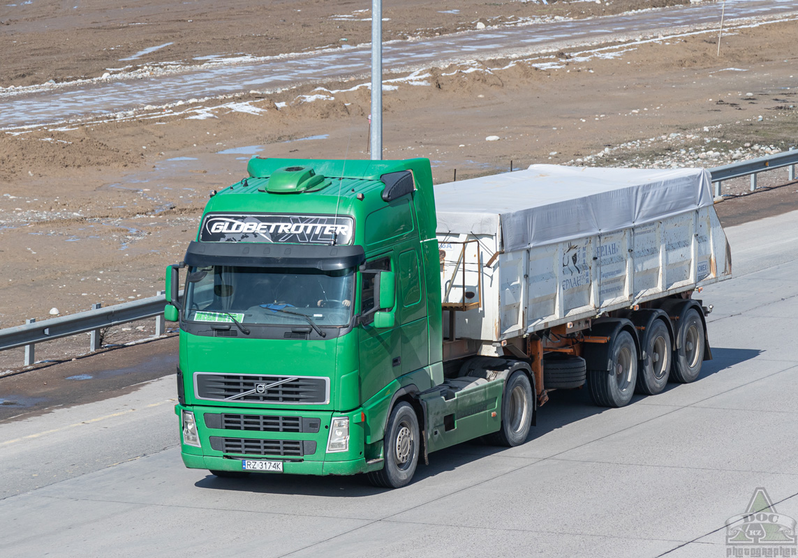 Алматы, № RZ 3174K — Volvo ('2002) FH12.440