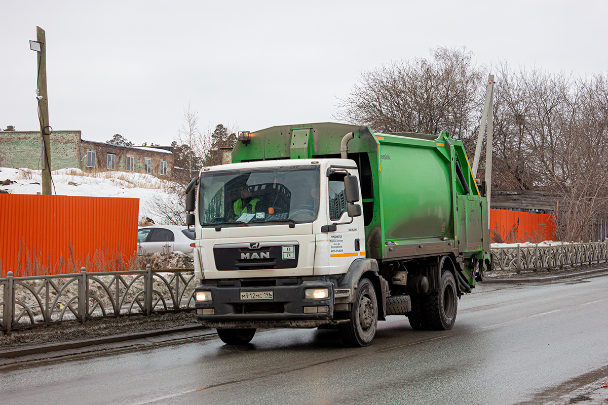 Свердловская область, № М 912 МС 196 — MAN TGM 18.250