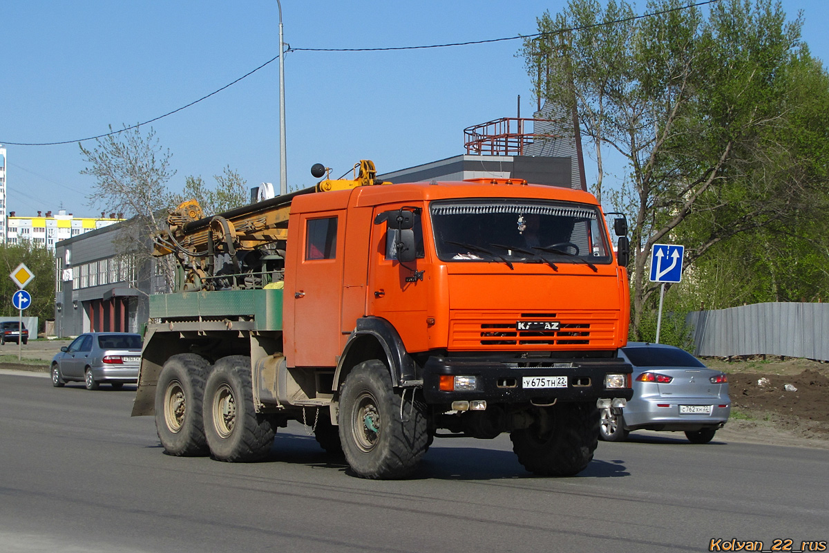 Алтайский край, № У 675 ТН 22 — КамАЗ-43114-15 [43114R]