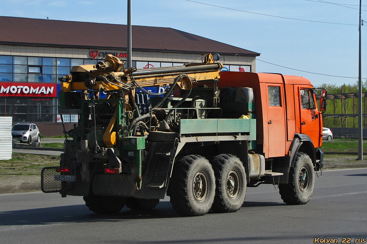 Алтайский край, № У 675 ТН 22 — КамАЗ-43114-15 [43114R]