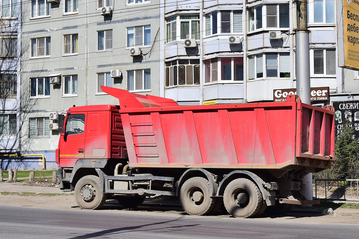 Волгоградская область, № Р 575 ХМ 196 — МАЗ-650128