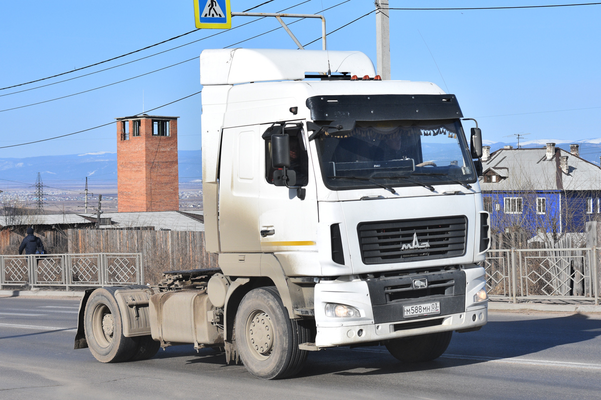 Бурятия, № М 588 МН 03 — МАЗ-5440A9