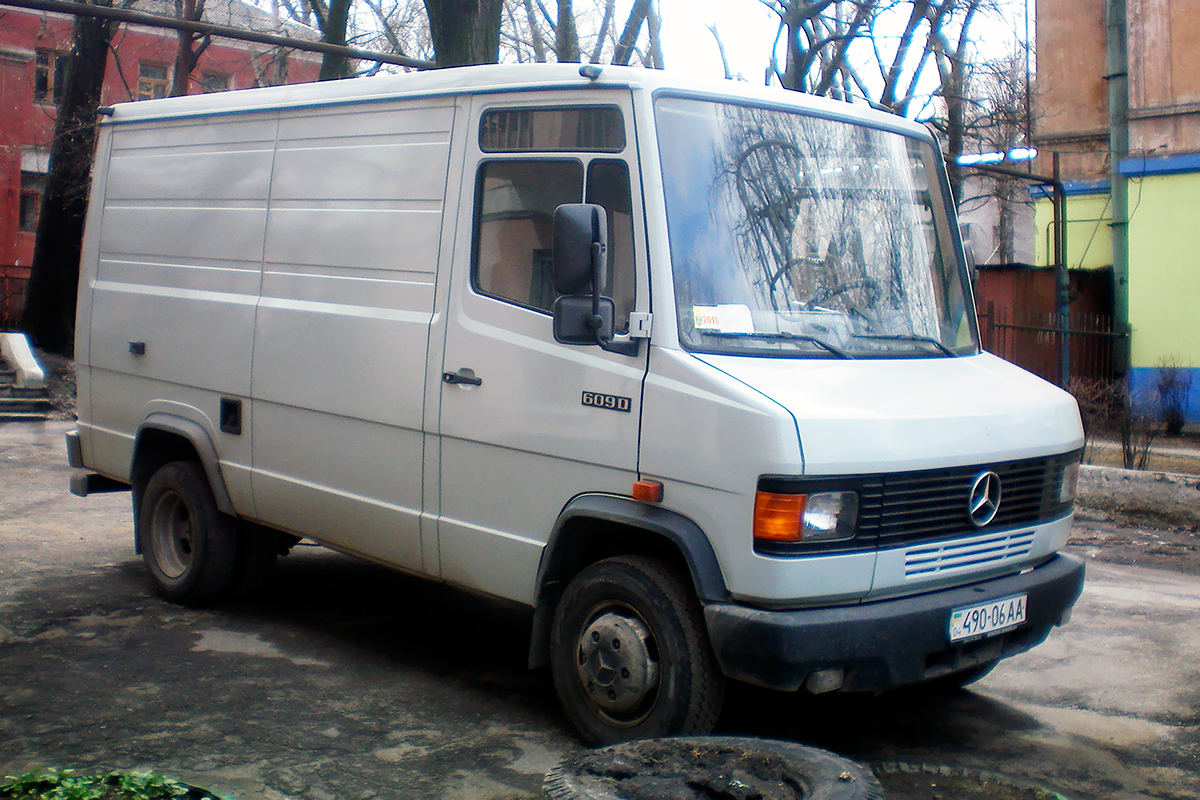 Днепропетровская область, № 490-06 АА — Mercedes-Benz T2 ('1986) 609