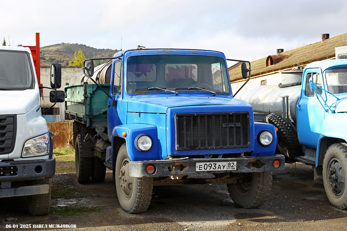 Крым, № Е 093 АУ 82 — ГАЗ-33072