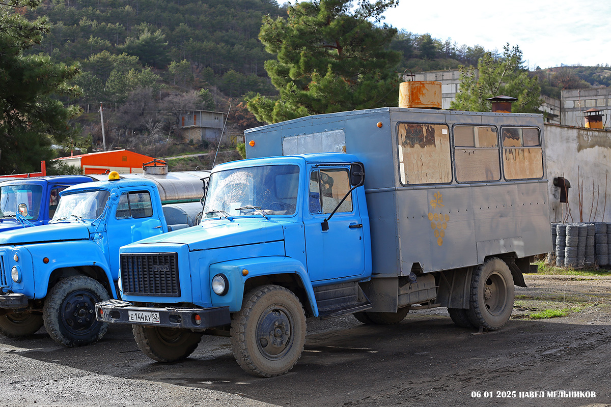 Крым, № Е 144 АУ 82 — ГАЗ-3307