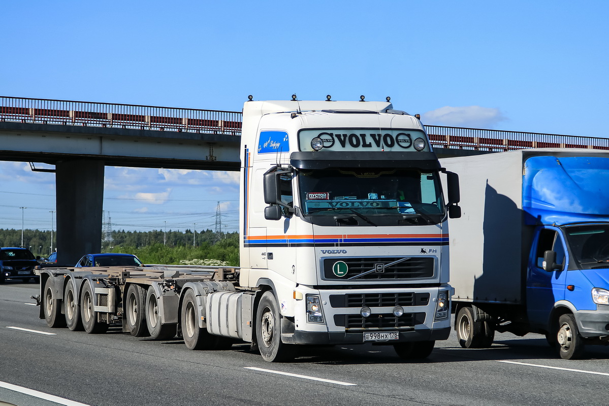 Санкт-Петербург, № Е 998 НХ 178 — Volvo ('2002) FH12.440