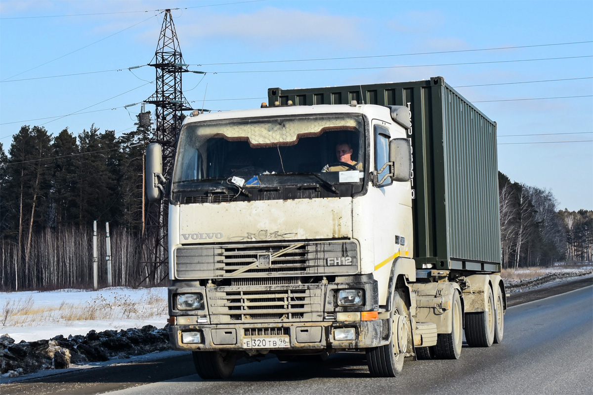 Свердловская область, № Е 320 ТВ 96 — Volvo ('1993) FH12.380