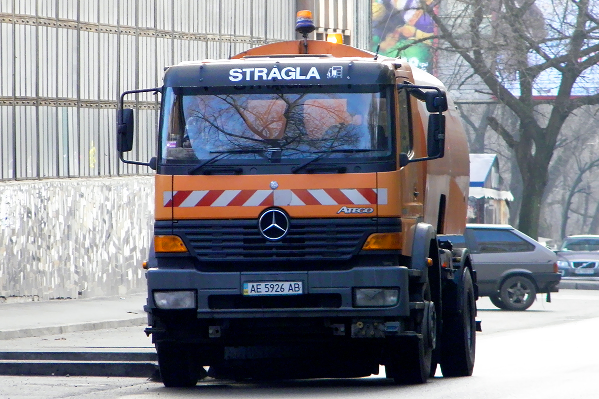 Днепропетровская область, № АЕ 5926 АВ — Mercedes-Benz Atego 1828