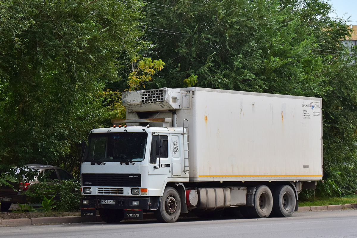 Волгоградская область, № М 901 НР 134 — Volvo FL10