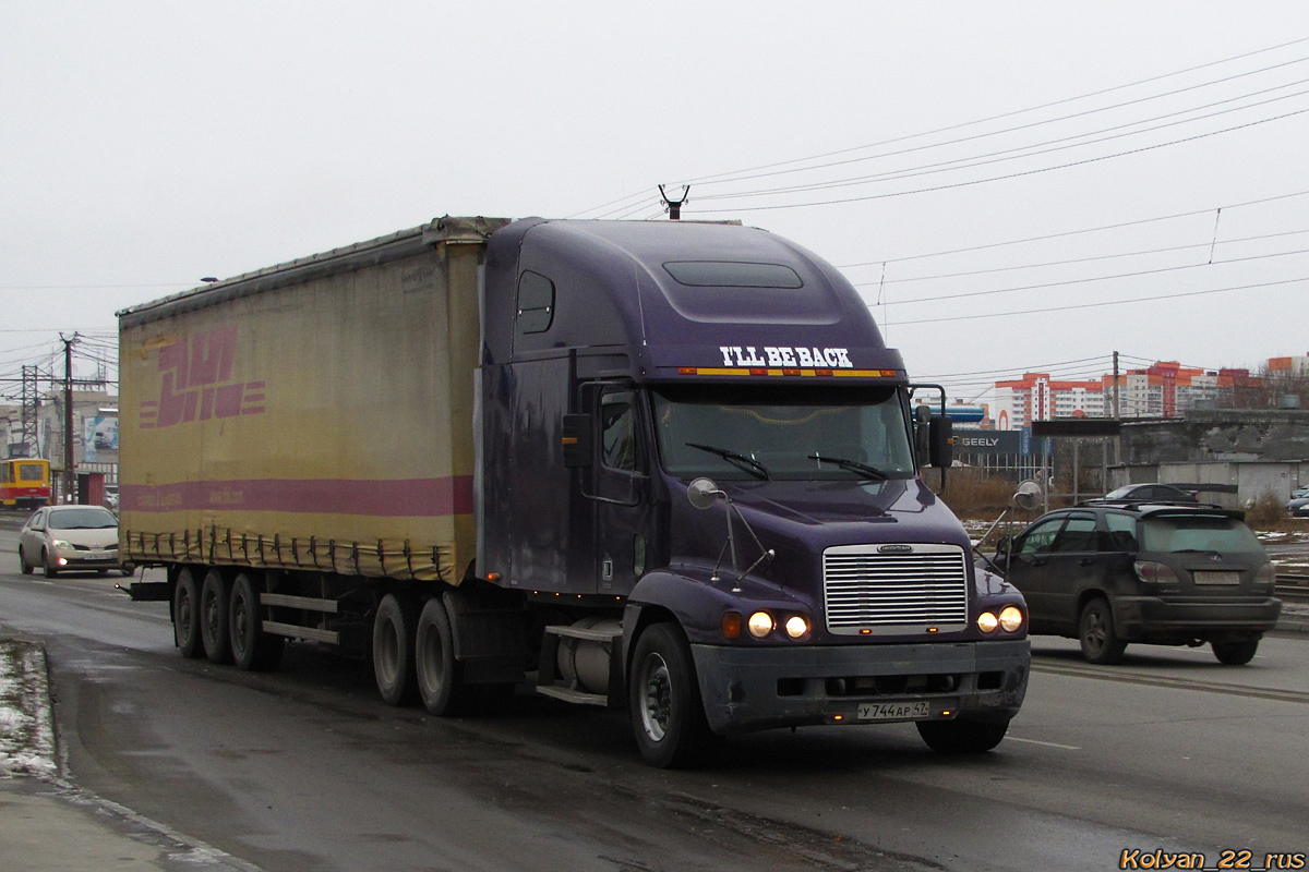 Алтайский край, № У 744 АР 47 — Freightliner Century Class