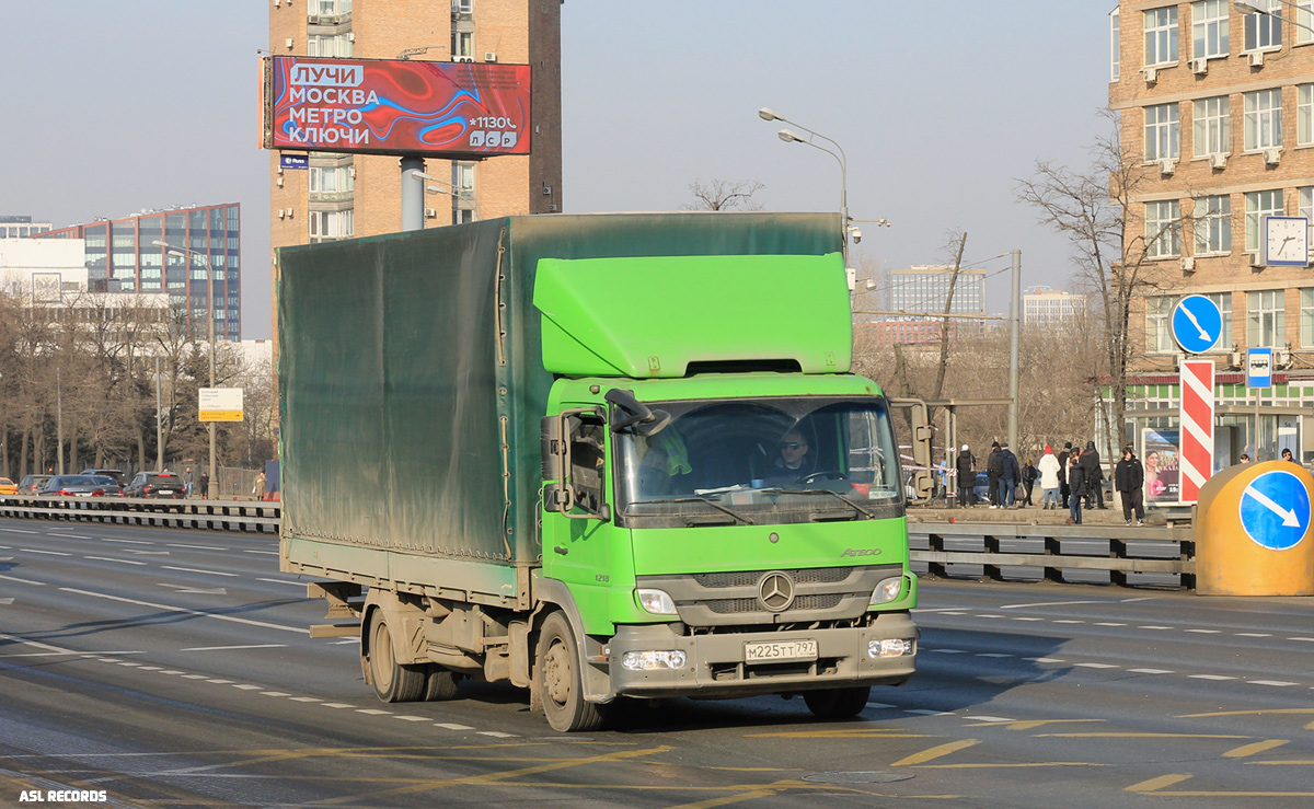 Москва, № М 225 ТТ 797 — Mercedes-Benz Atego 1218