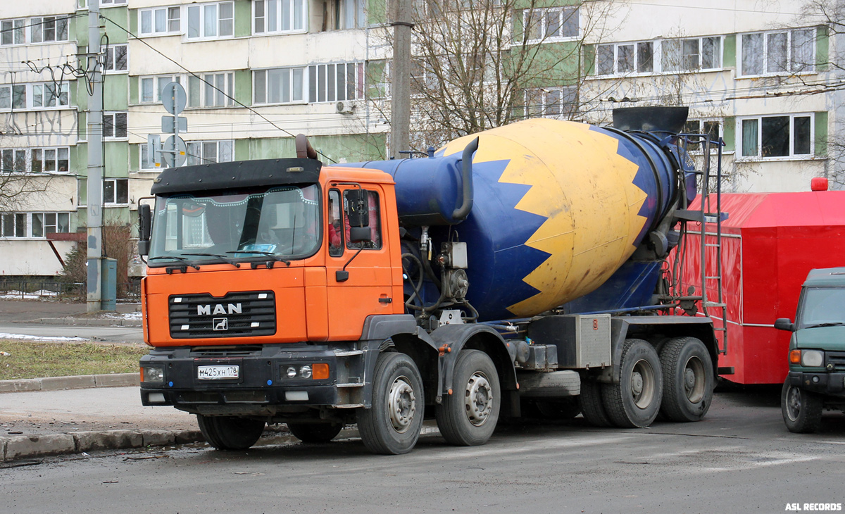 Санкт-Петербург, № М 425 ХН 178 — MAN F2000 32.364
