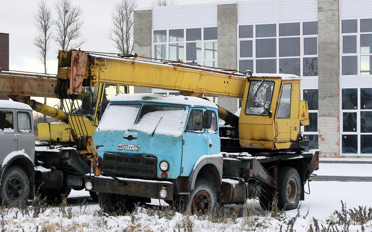 Санкт-Петербург, № М 037 УУ 178 — МАЗ-5334
