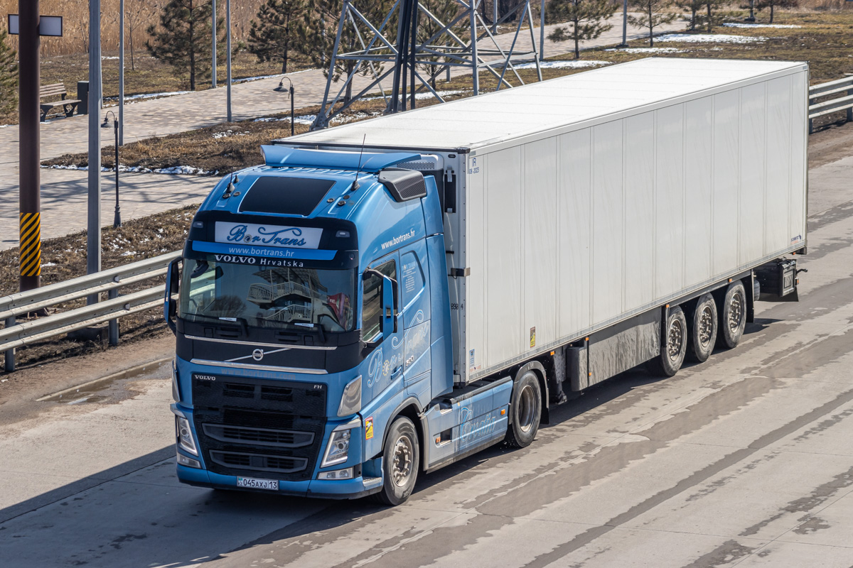 Туркестанская область, № 045 AXJ 13 — Volvo ('2012) FH.500