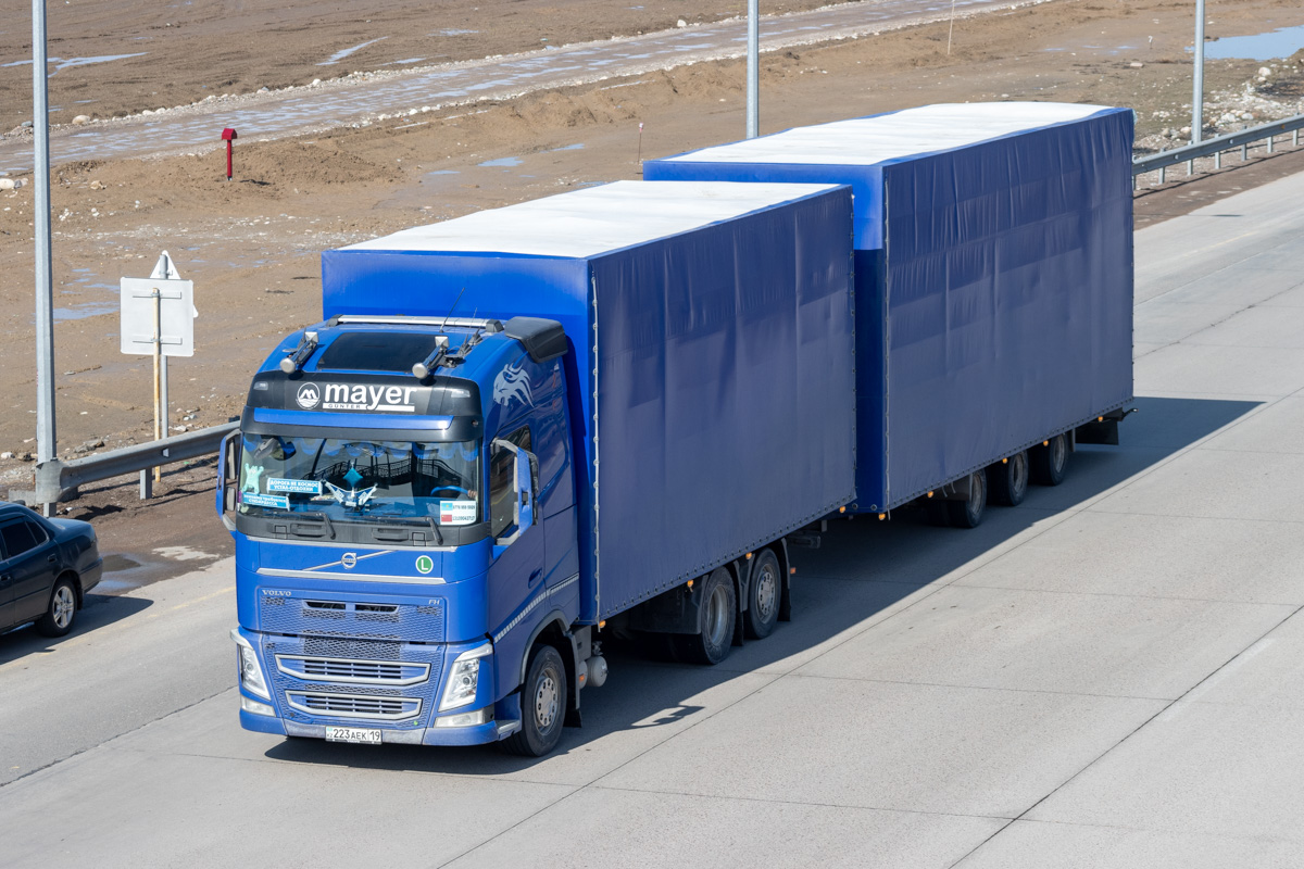 Жетысуская область, № 223 AEK 19 — Volvo ('2012) FH.500