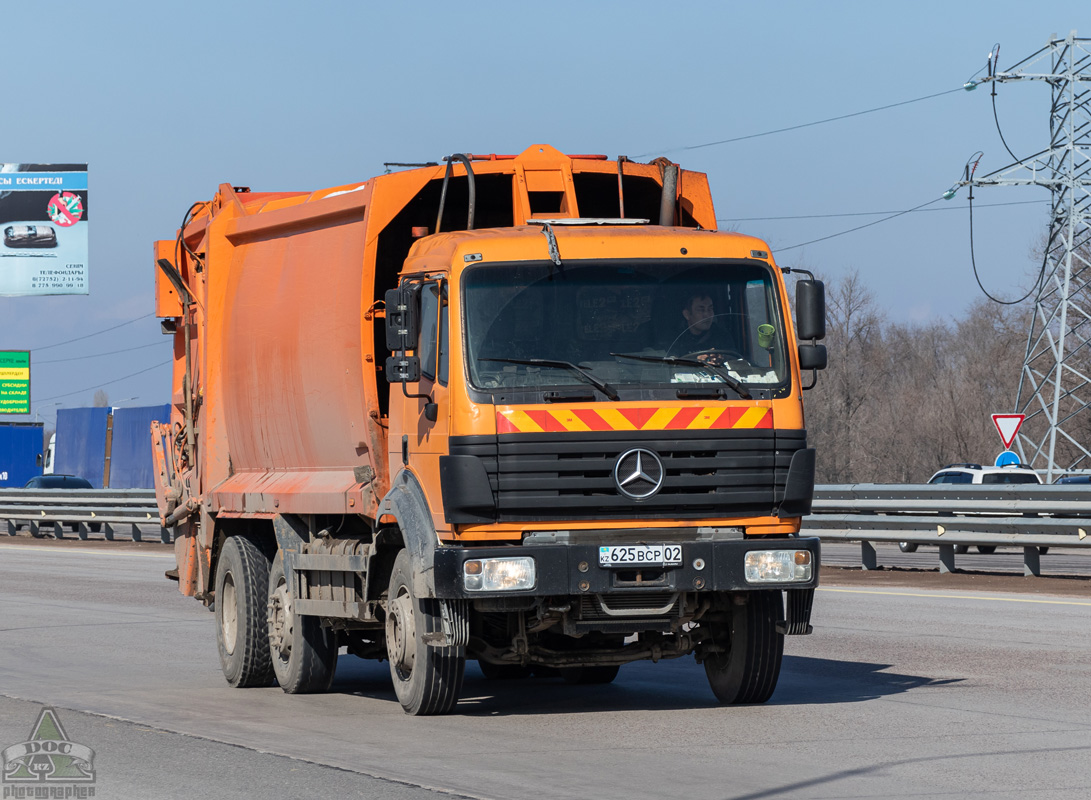 Алматы, № 625 BCP 02 — Mercedes-Benz SK (общ. мод.)