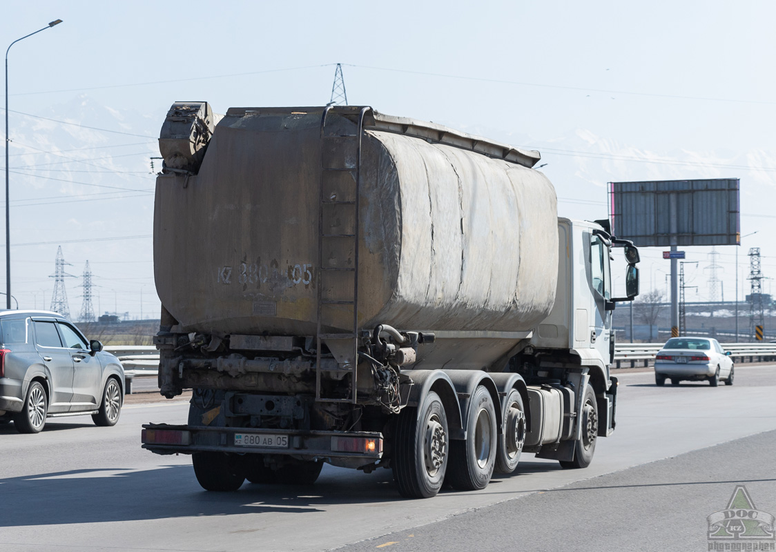 Алматинская область, № 880 AB 05 — IVECO Stralis ('2012) 460