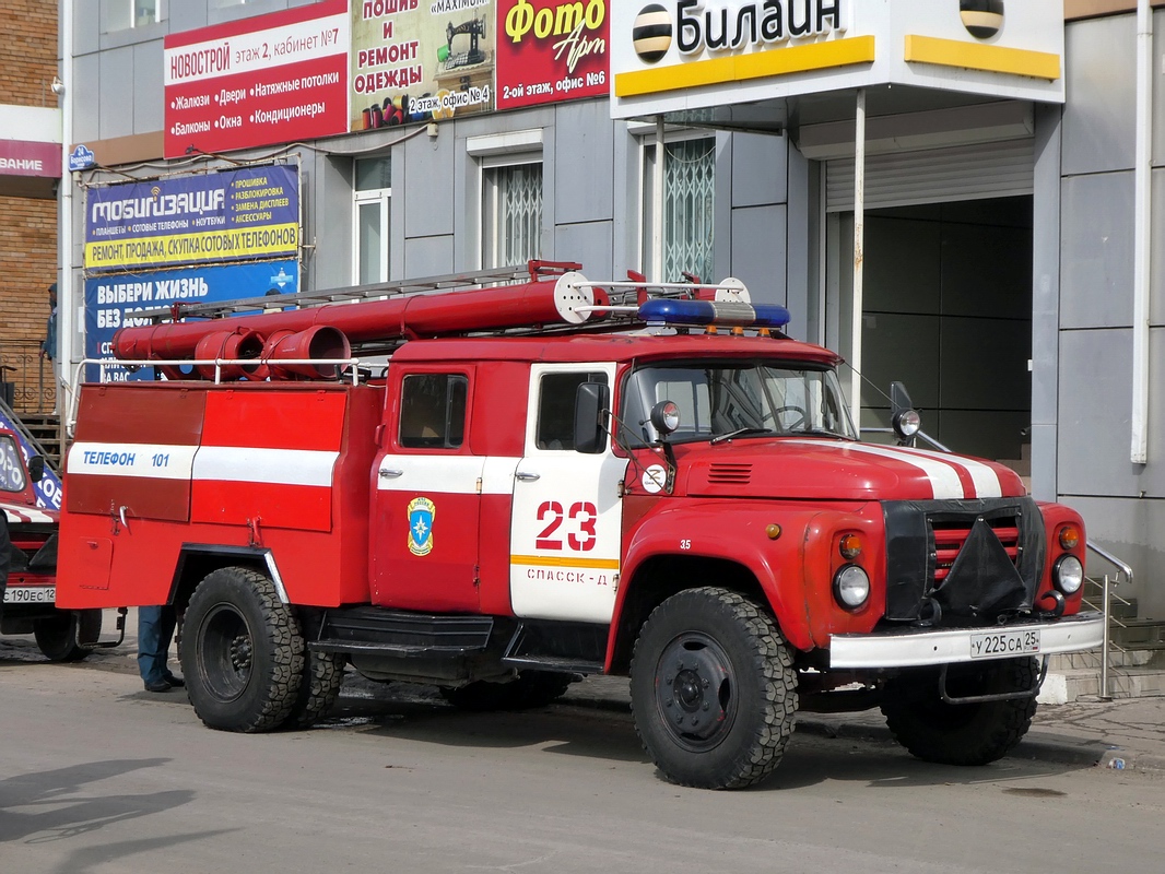 Приморский край, № У 225 СА 25 — ЗИЛ-431412