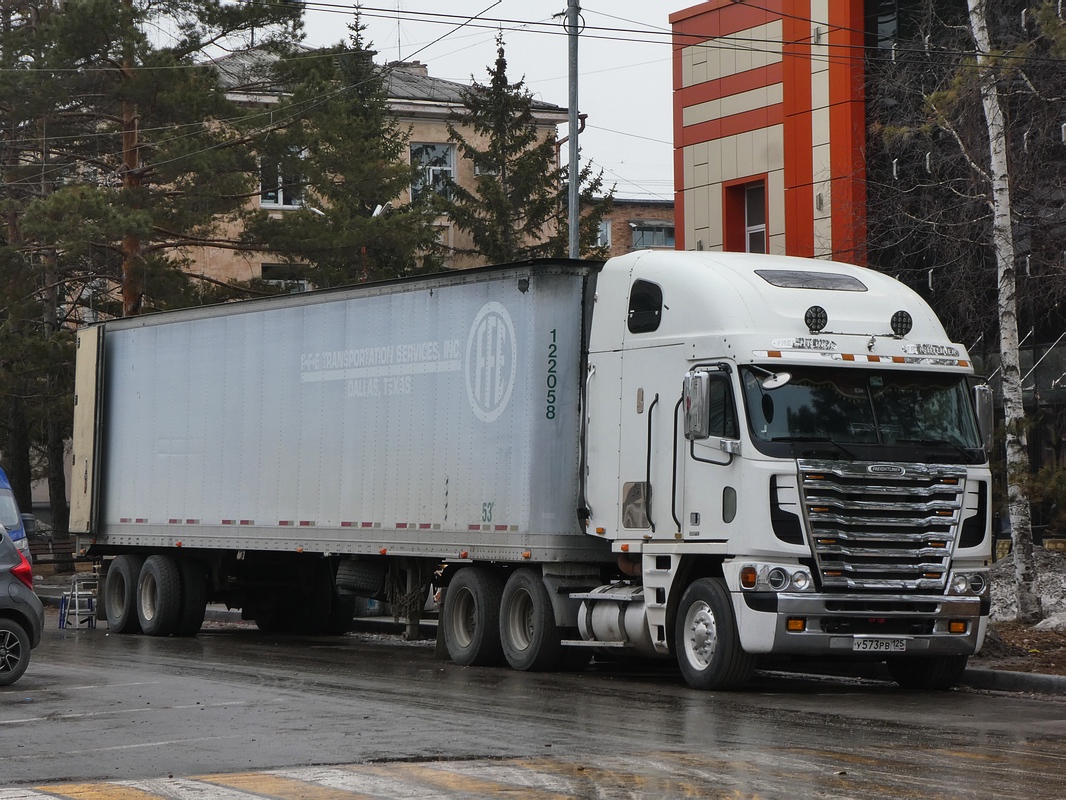 Приморский край, № У 573 РВ 125 — Freightliner Argosy
