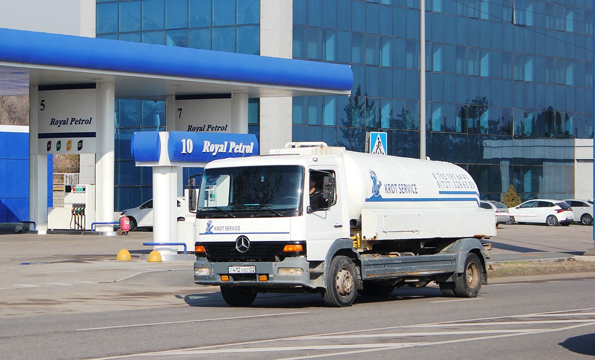 Алматы, № 412 XBZ 02 — Mercedes-Benz Atego 1223