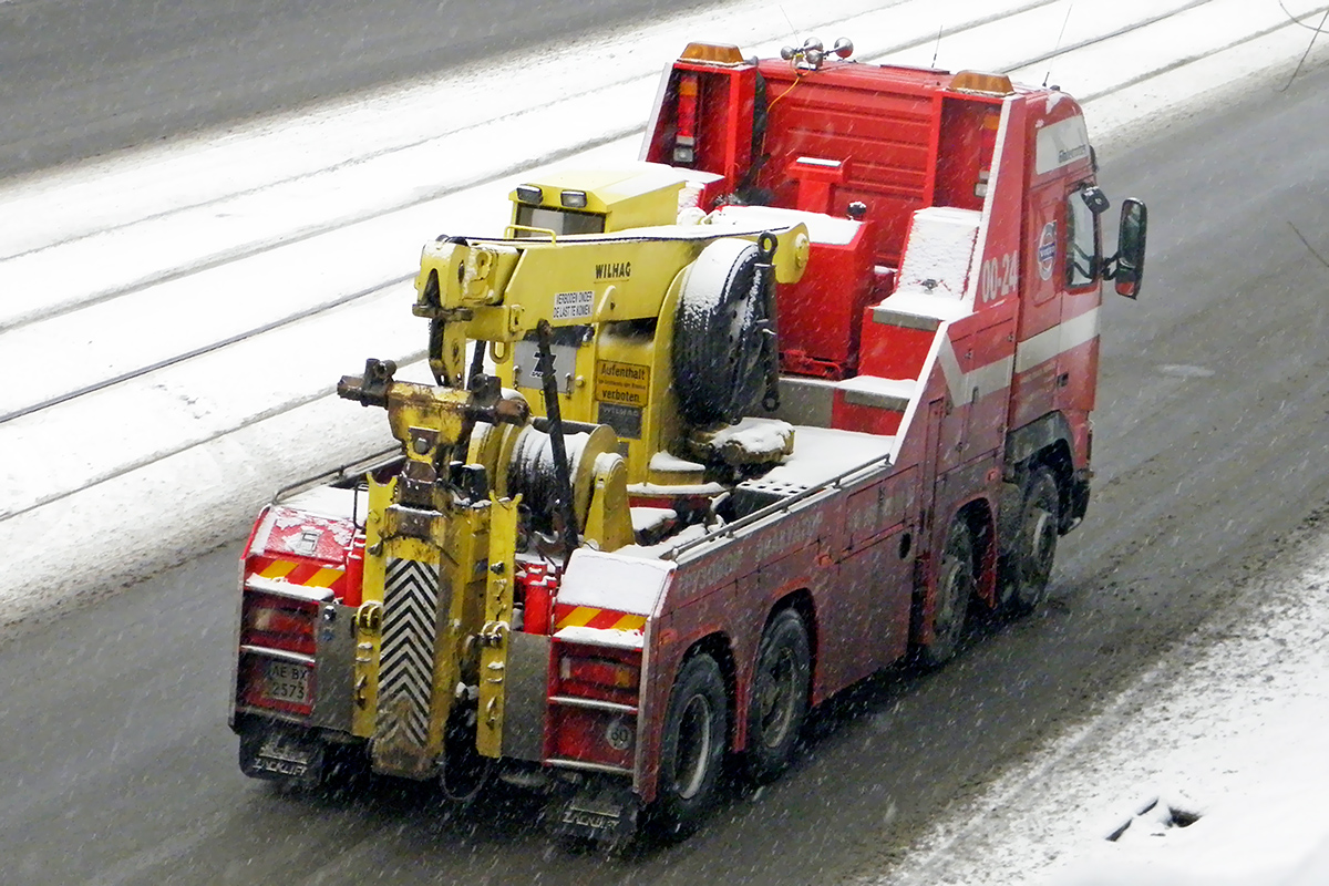 Днепропетровская область, № АЕ 2573 ВХ — Volvo ('1993) FH16.520