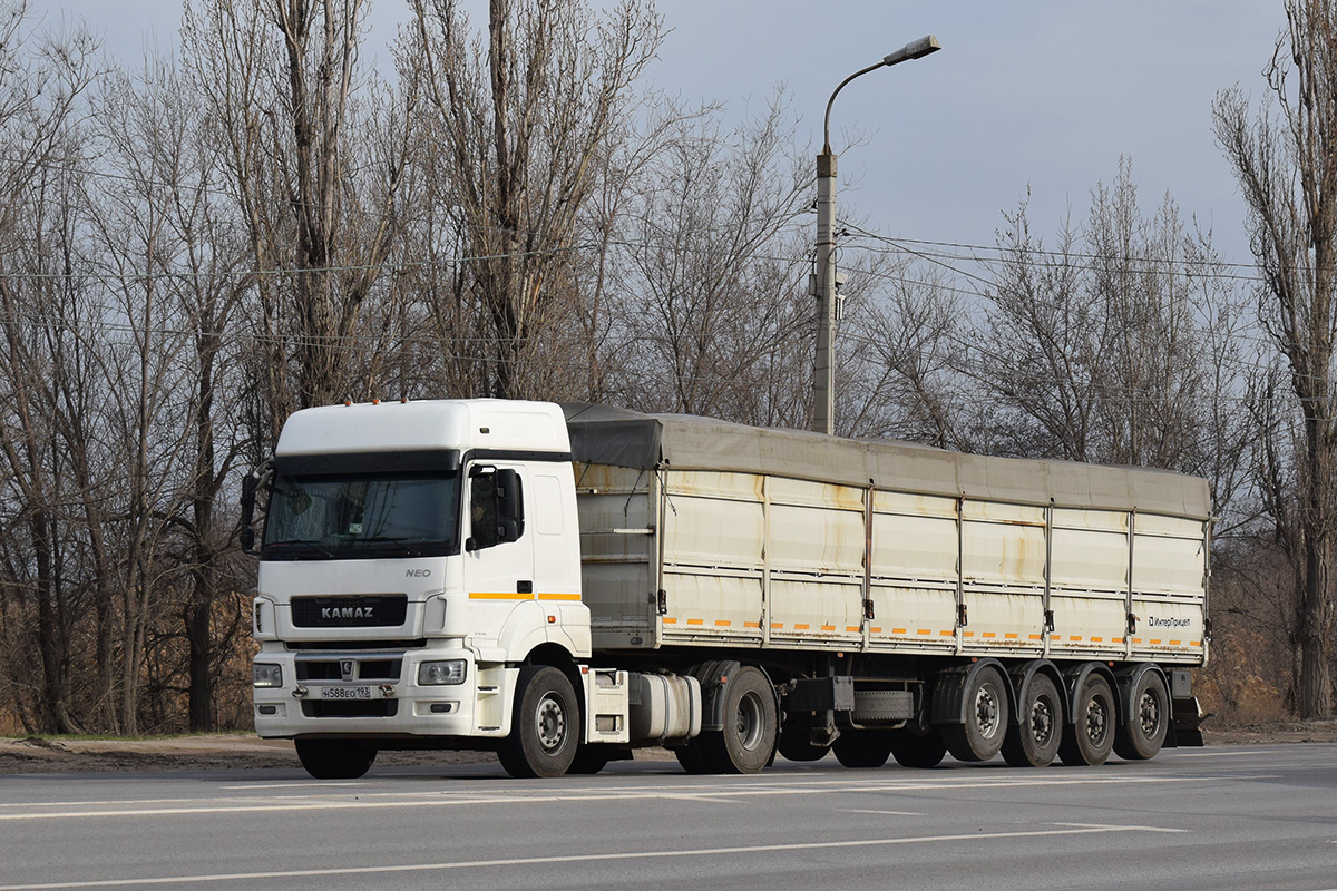 Краснодарский край, № Н 588 ЕО 193 — КамАЗ-5490-S5(87)