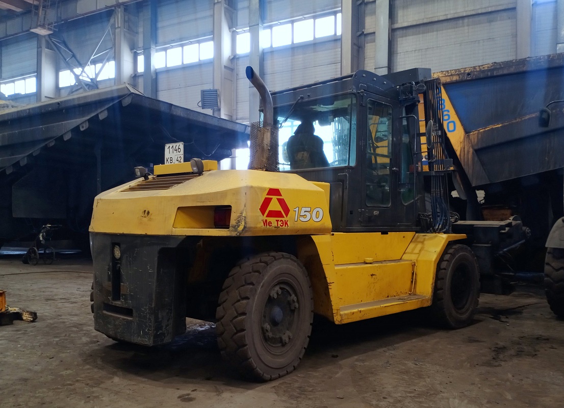 Кемеровская область, № 1146 КВ 42 — Komatsu (общая модель)