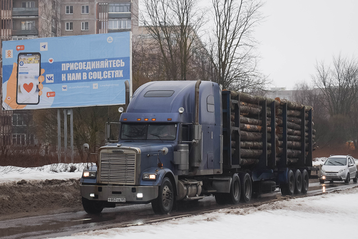 Тверская область, № Р 857 ОЕ 69 — Freightliner FLD 132 Classic XL