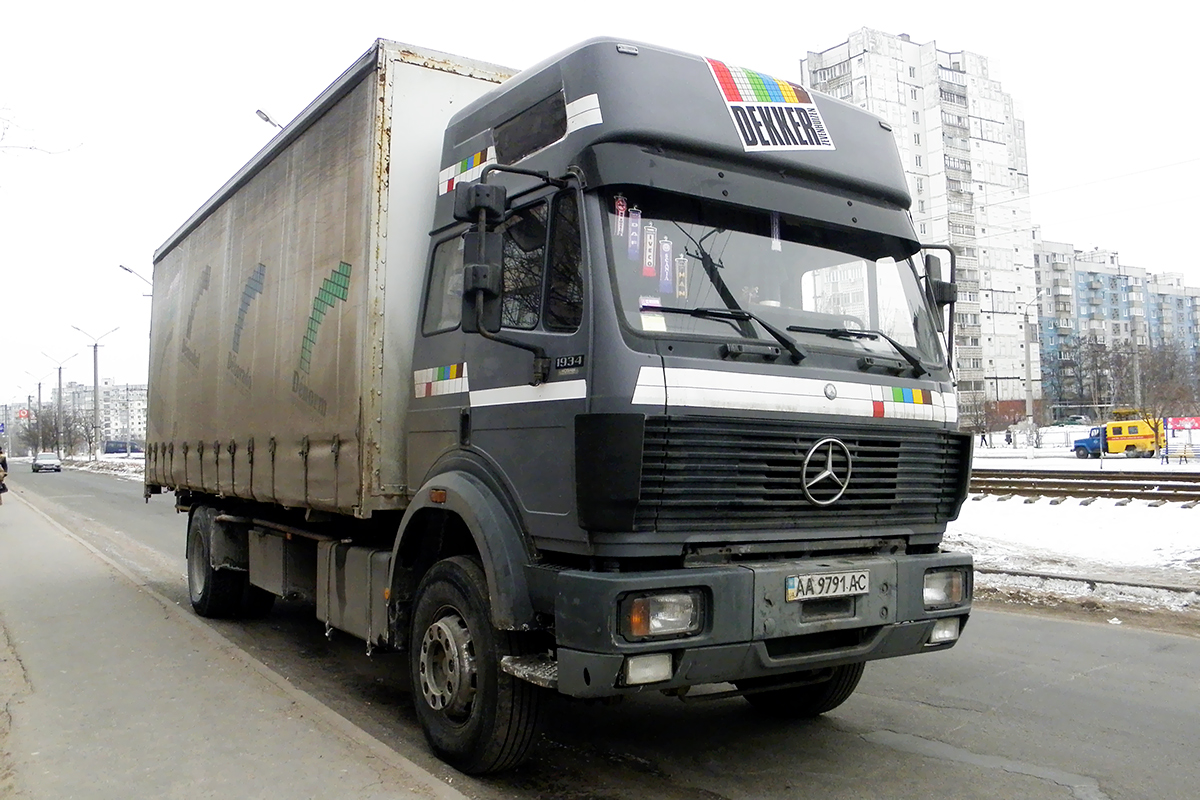 Киев, № АА 9791 АС — Mercedes-Benz SK 1834