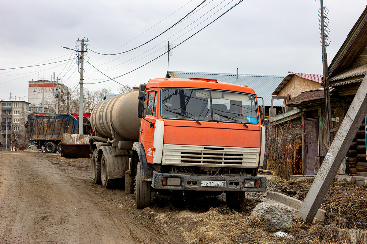 Свердловская область, № О 211 ЕВ 96 — КамАЗ-53215-15 [53215R]