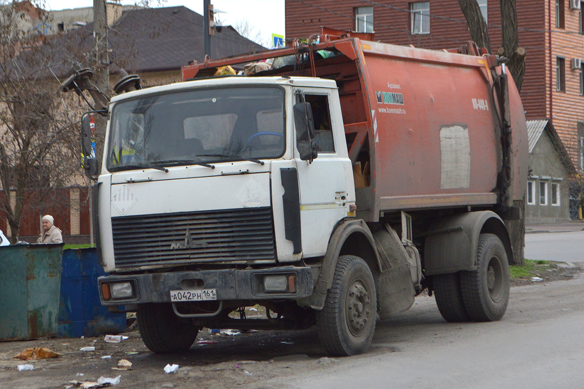 Ростовская область, № А 042 РН 161 — МАЗ-5337A2