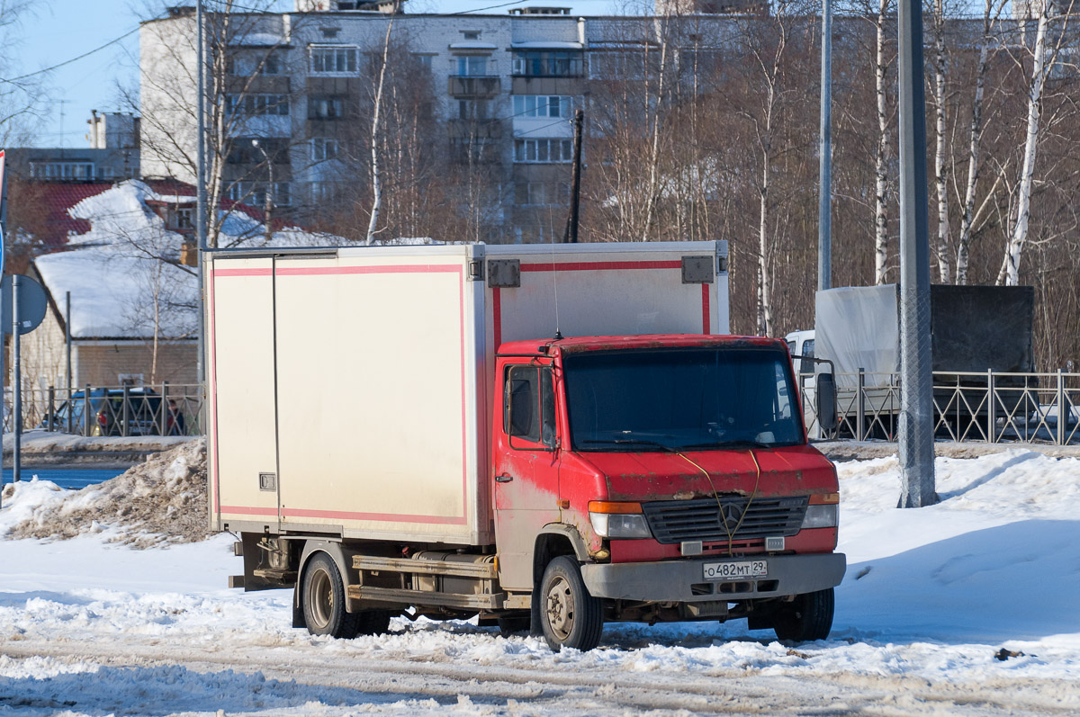 Архангельская область, № О 482 МТ 29 — Mercedes-Benz Vario (общ.м)