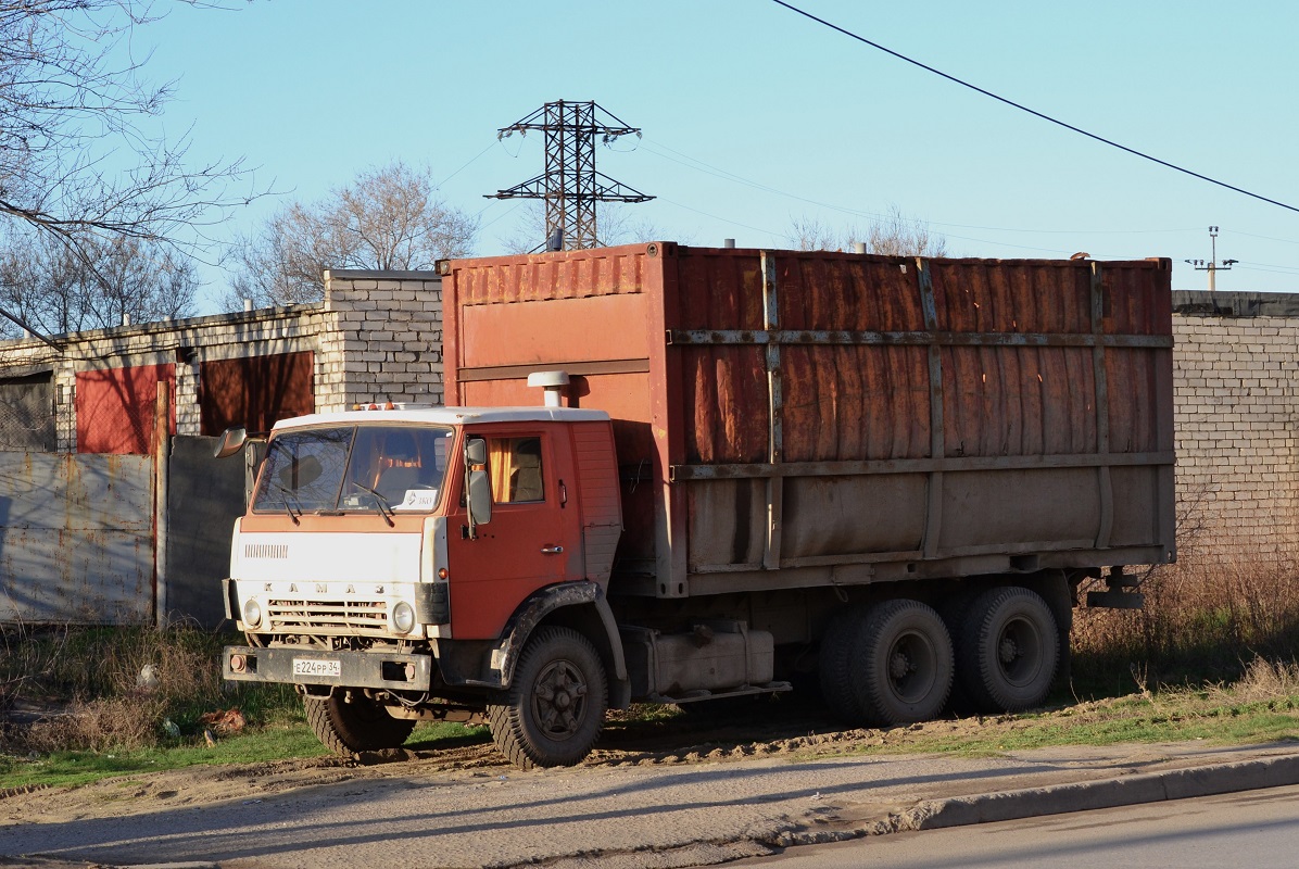 Волгоградская область, № Е 224 РР 34 — КамАЗ-53212