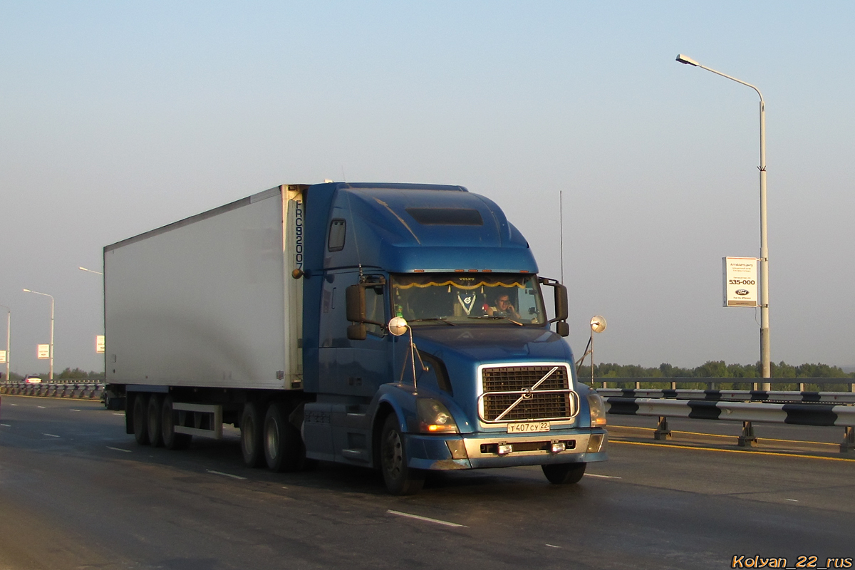 Алтайский край, № Т 407 СУ 22 — Volvo VN (Общая модель)